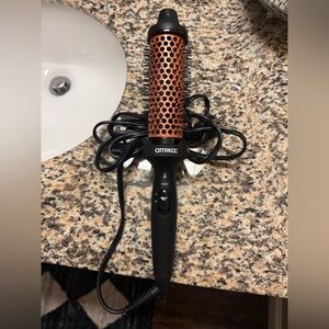Amika Blowout Babe Thermal Brush
